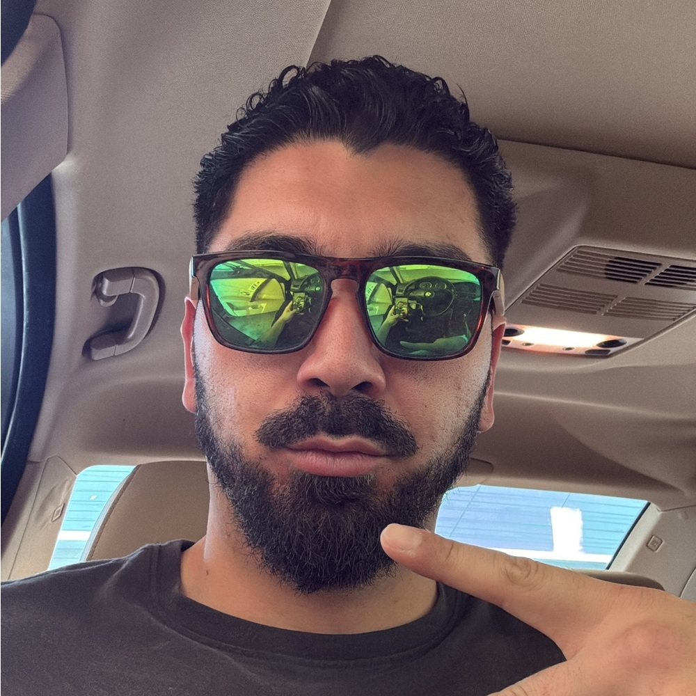 Meet your Posher, Adrian